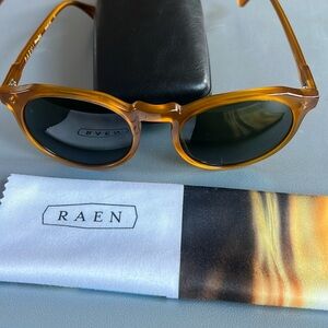 RAEN Remmy Unisex Retro Round Sunglasses, Non-Polarized, Honey / Bottle Green
